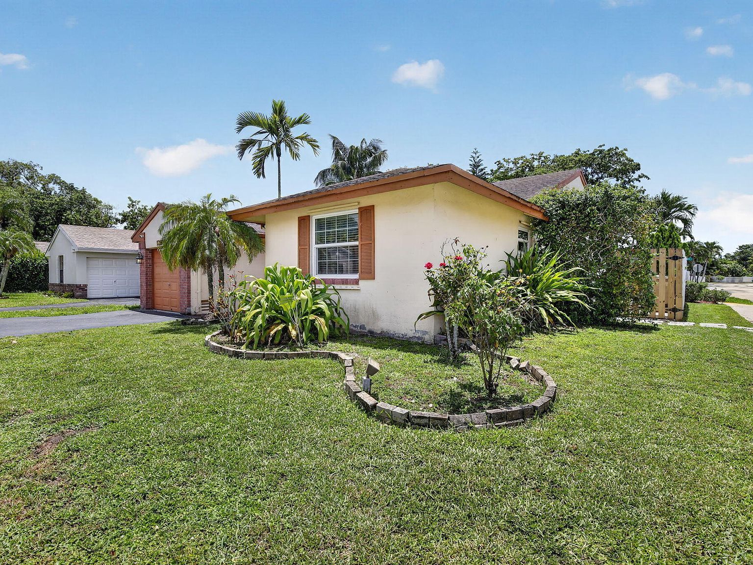 13970 Oaklawn Pl Davie, FL 33325 - Thumbnail 4