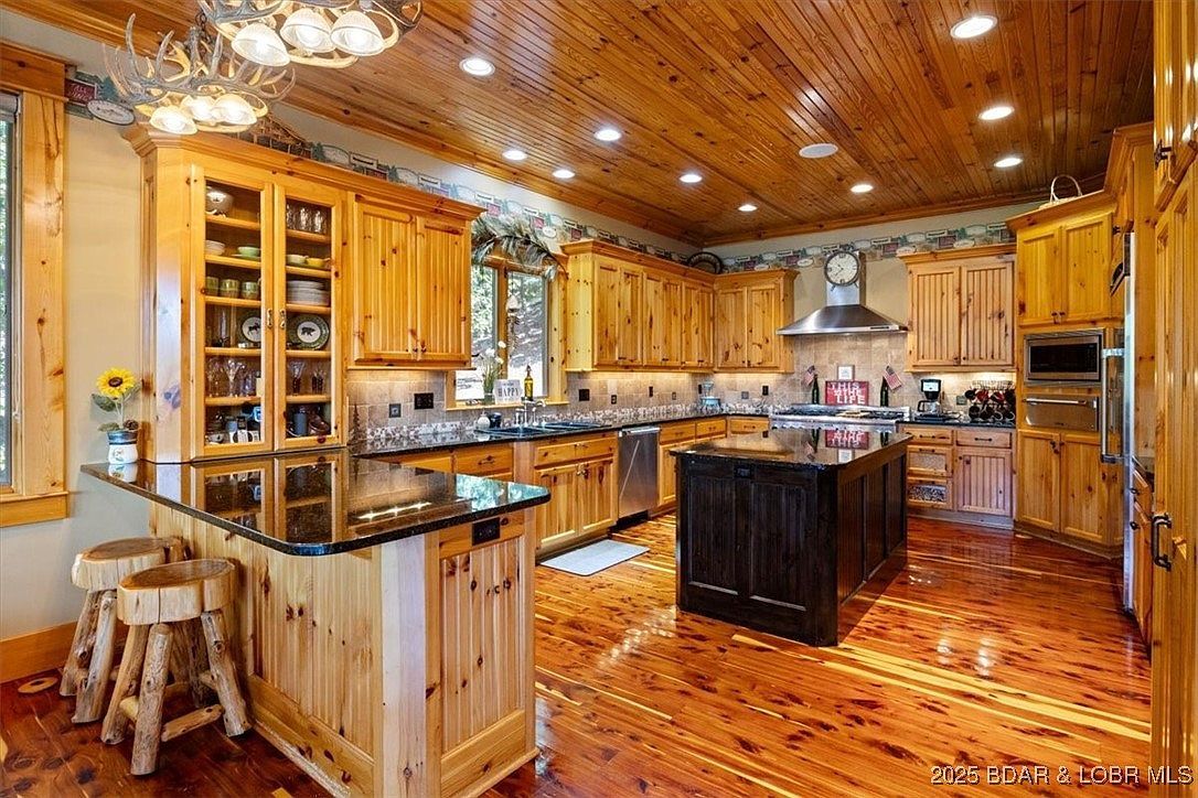 626 Grand Cove Rd Sunrise Beach, MO 65079 - Thumbnail 4