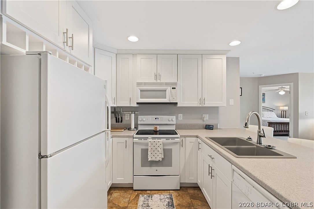 708 Clearwater Dr #1H Camdenton, MO 65020 - Thumbnail 4