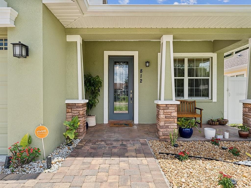 812 W Country Club Dr Tampa, FL 33612 - Thumbnail 4