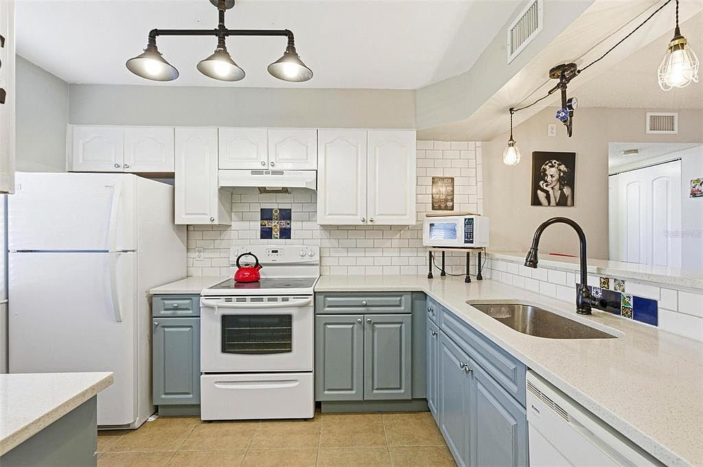 3001 58th Ave S APT 105 Saint Petersburg, FL 33712 - Thumbnail 4