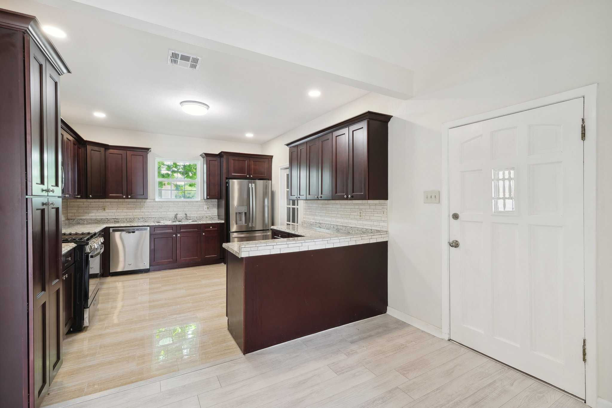 5202 South Liberty Street, New Orleans, LA, USA, 70115 - Thumbnail 4