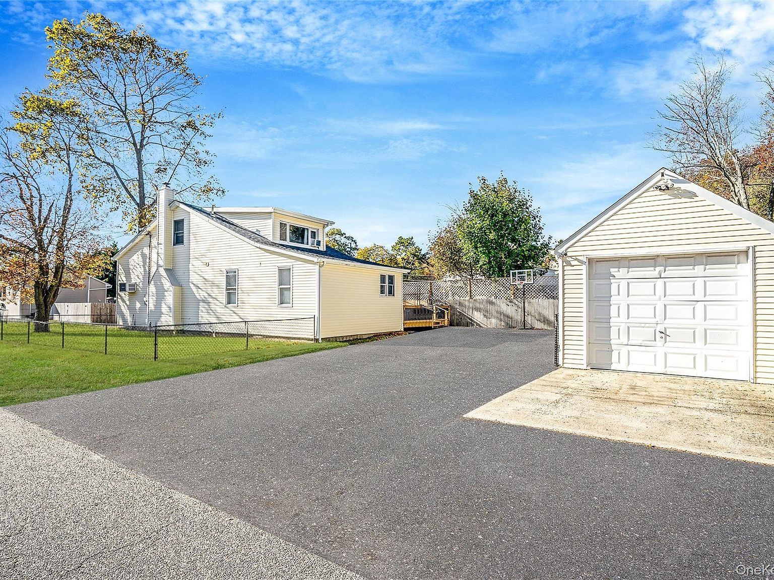 267 Dogwood Rd W Mastic Beach, NY 11951 - Thumbnail 4