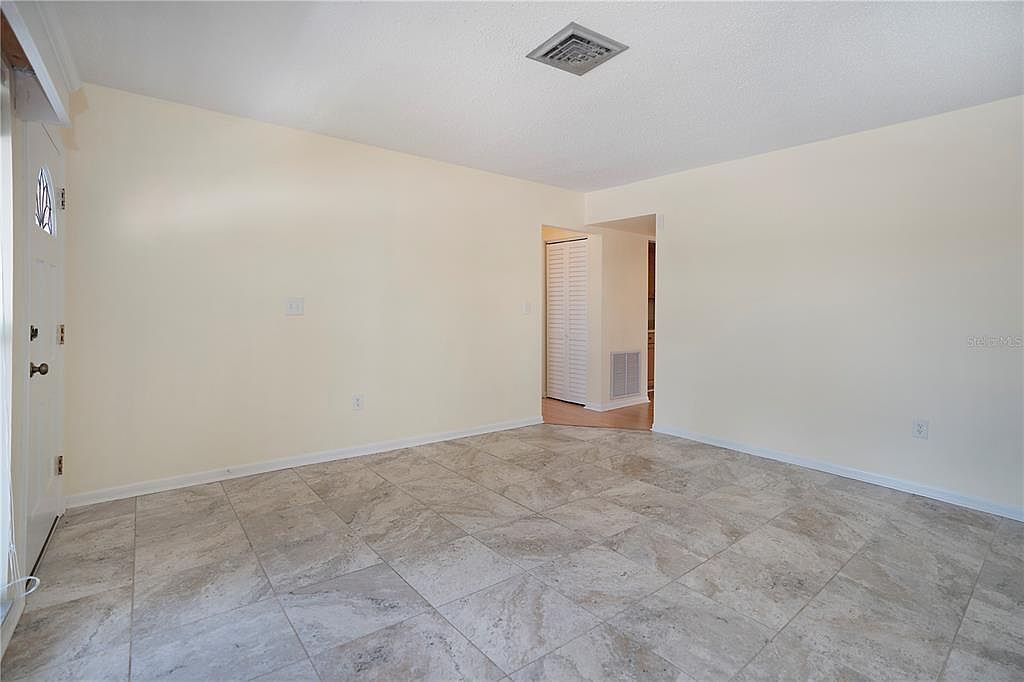 5390 Magnolia Trl N Pinellas Park, FL 33782 - Thumbnail 4