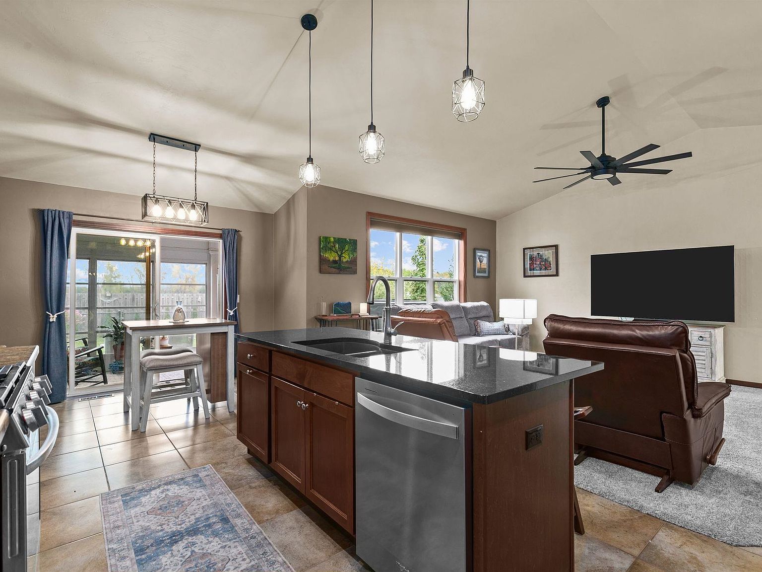 N9074 Papermaker Pass Menasha, WI 54952 - Thumbnail 4