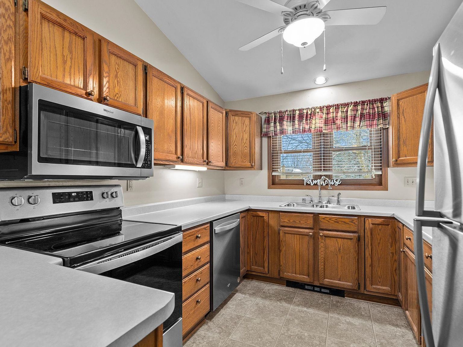 921 Babcock St APT 11 Neenah, WI 54956 - Thumbnail 4