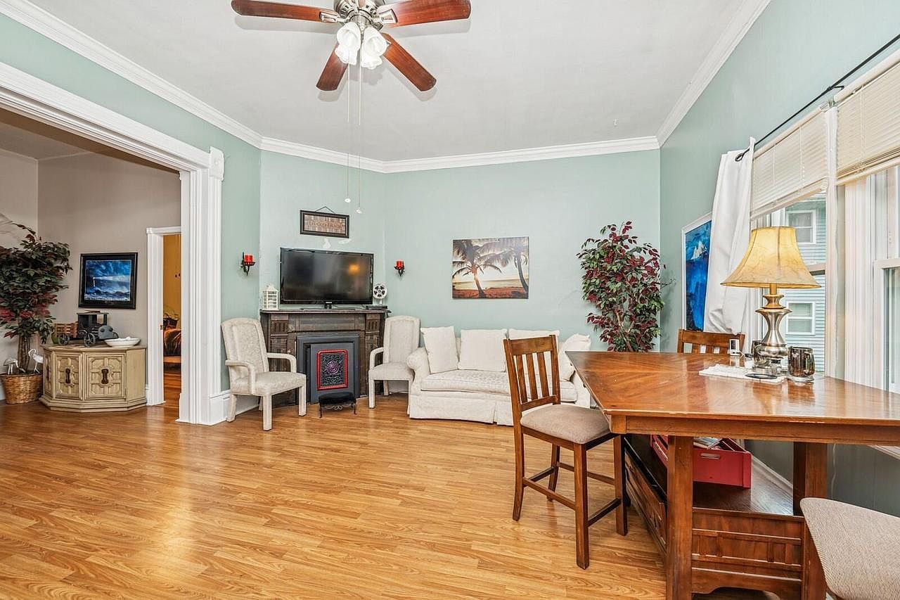 1128 Wisconsin St Lake Geneva, WI 53147 - Thumbnail 4