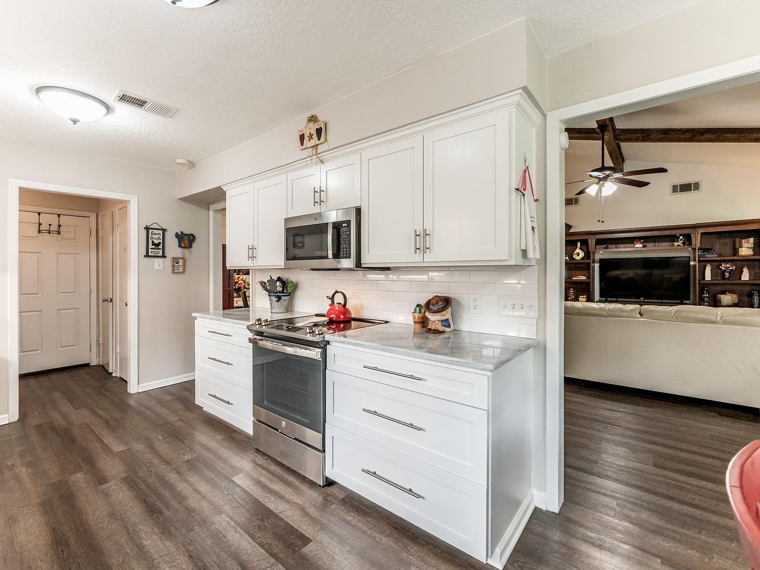 2115 Normal Park Dr Huntsville, TX 77340 - Thumbnail 4