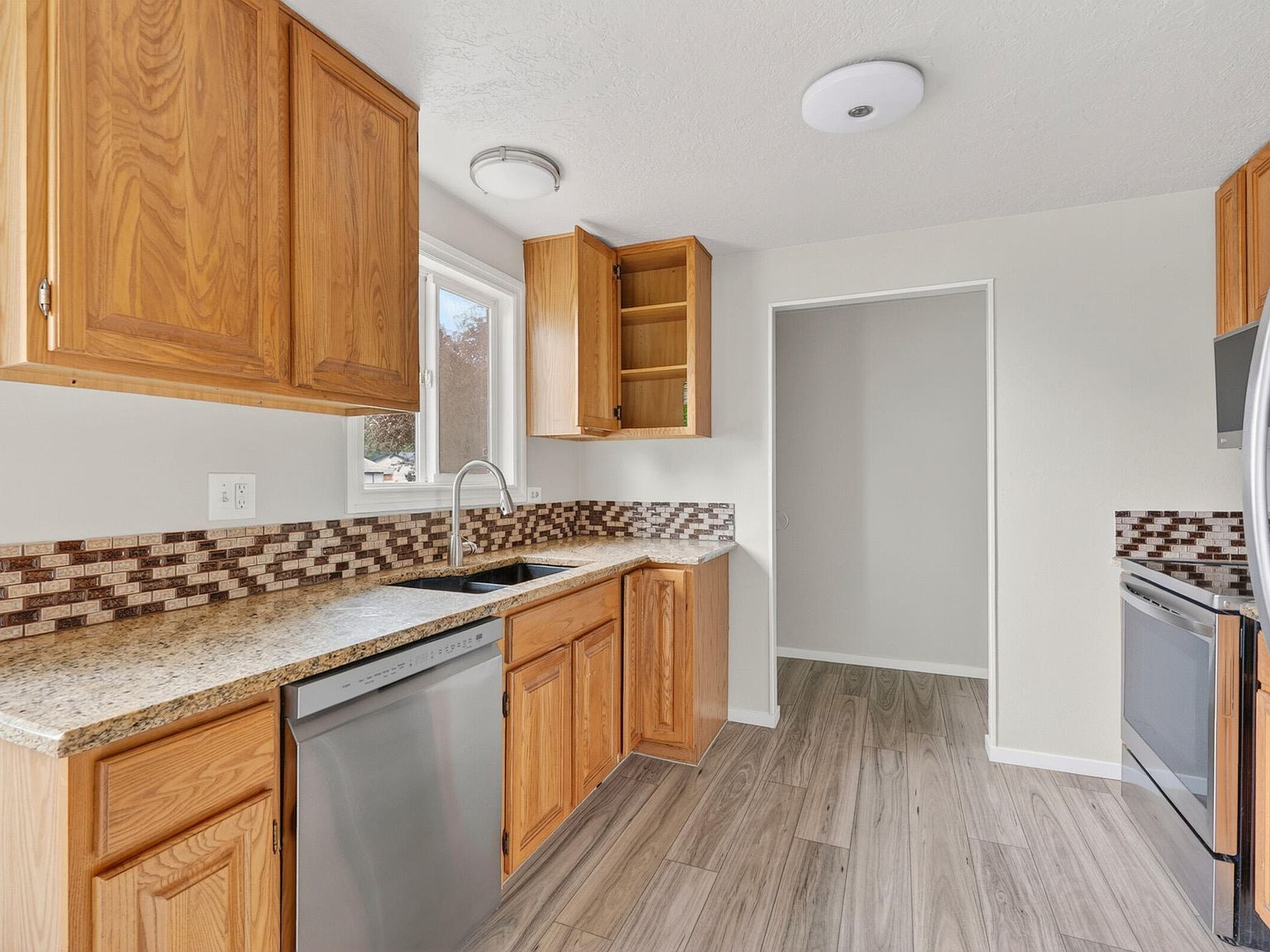 2639 NE Harvey Ln #1 & 2 Bend, OR 97701 - Thumbnail 4