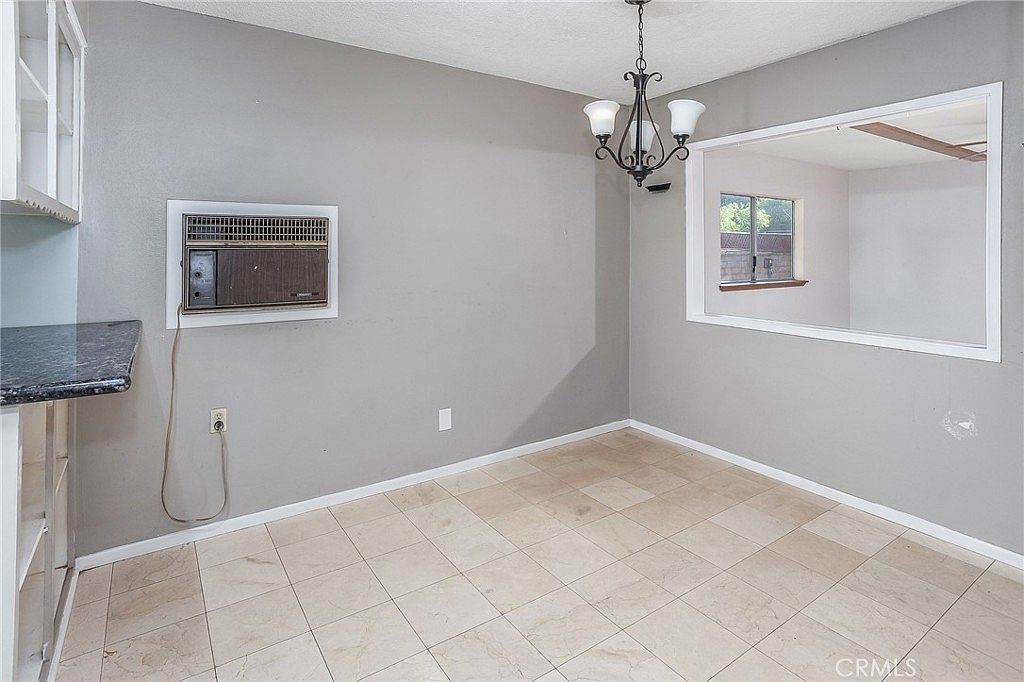 7915 Owensmouth Ave Canoga Park, CA 91304 - Thumbnail 4