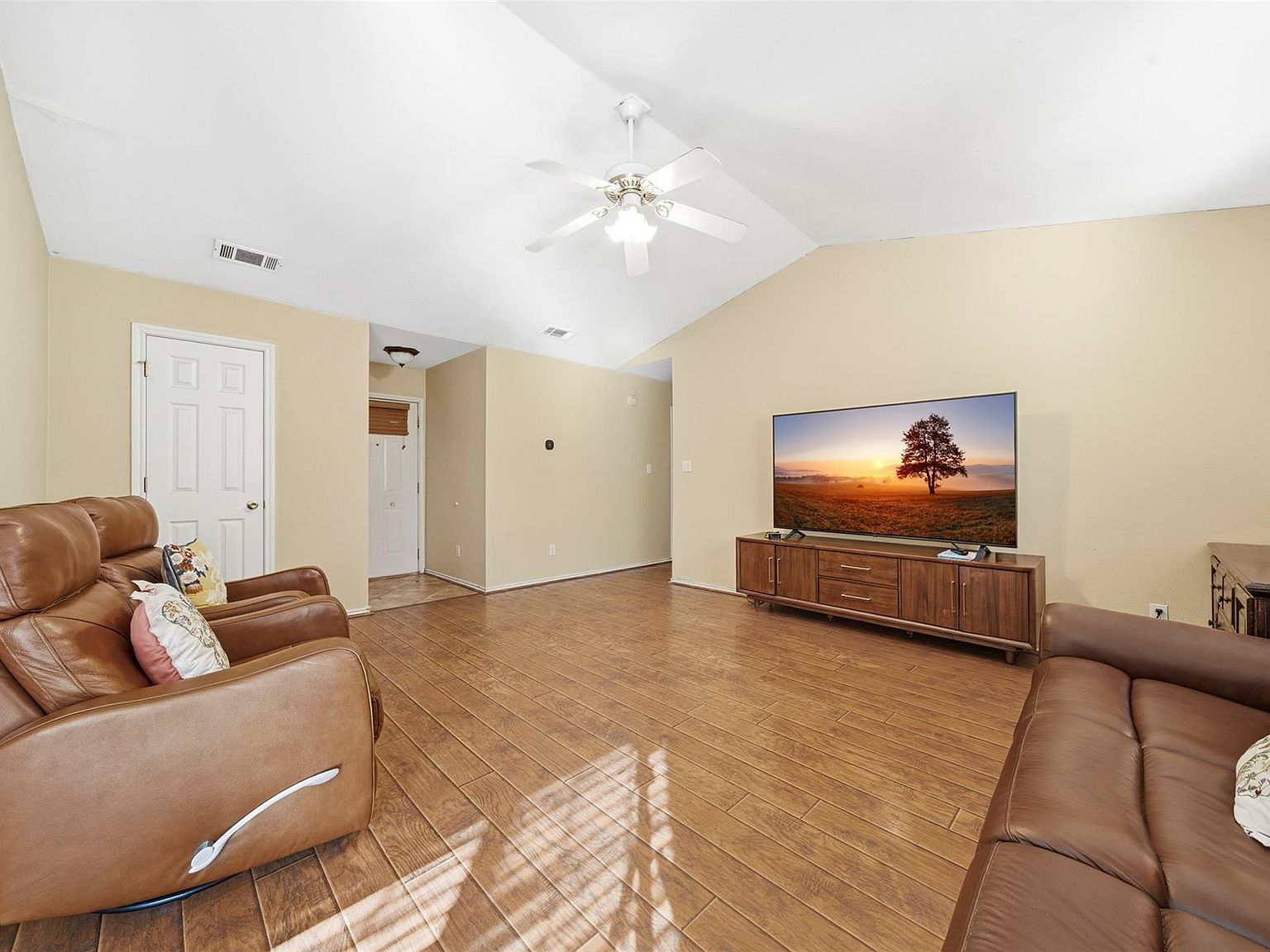 105 Snyders Trl Liberty Hill, TX 78642 - Thumbnail 4