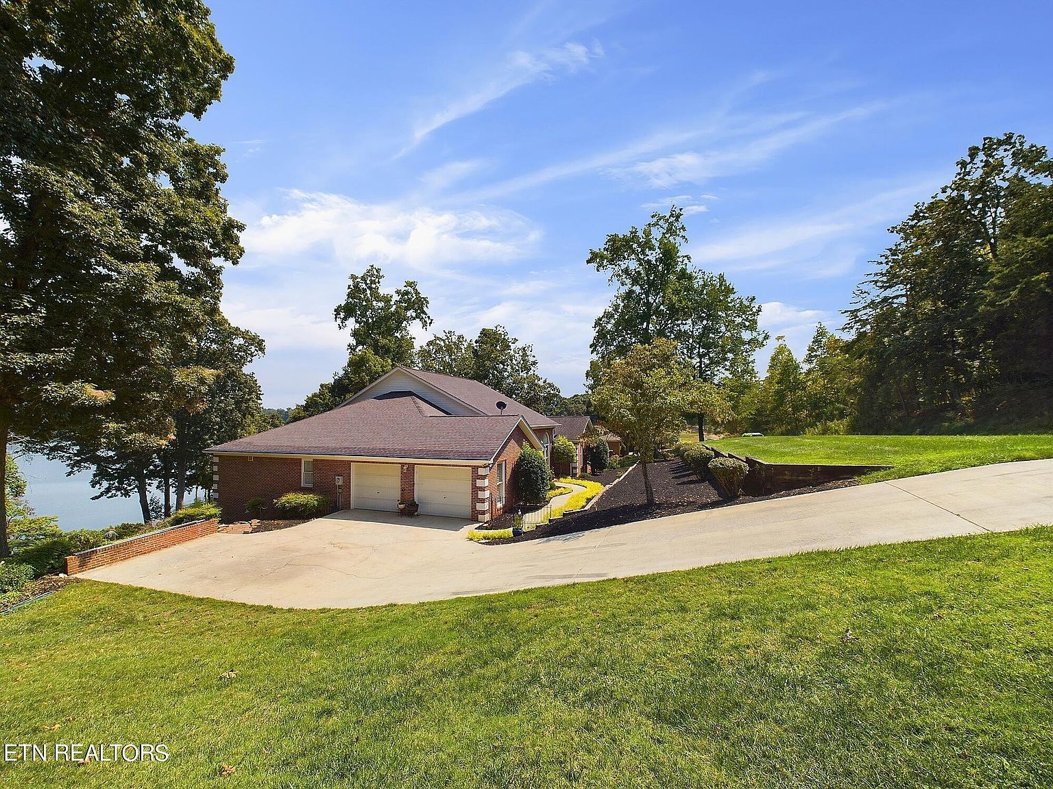 155 Lake Crest Dr Lenoir City, TN 37772 - Thumbnail 4