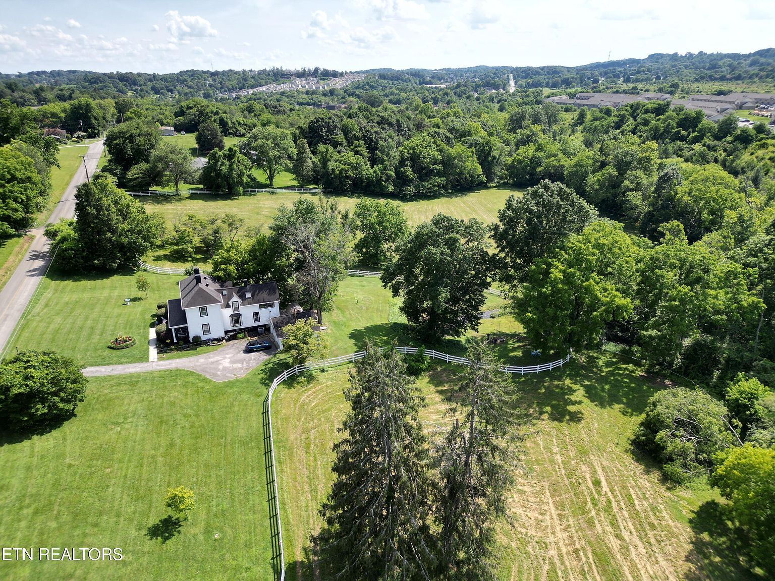 3287 Town Creek Rd W Lenoir City, TN 37771 - Thumbnail 4