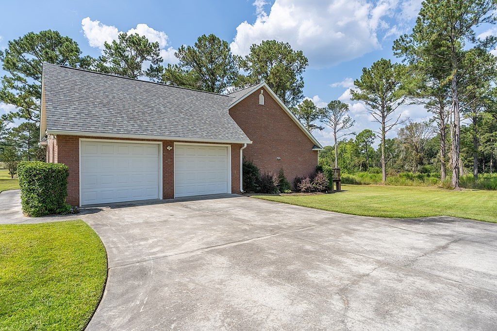 525 Drake Dr Douglas, GA 31535 - Thumbnail 4