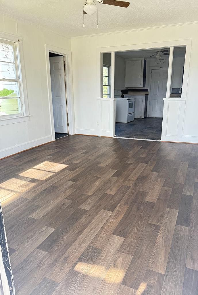 1809 Coffee Rd Douglas, GA 31535 - Thumbnail 4