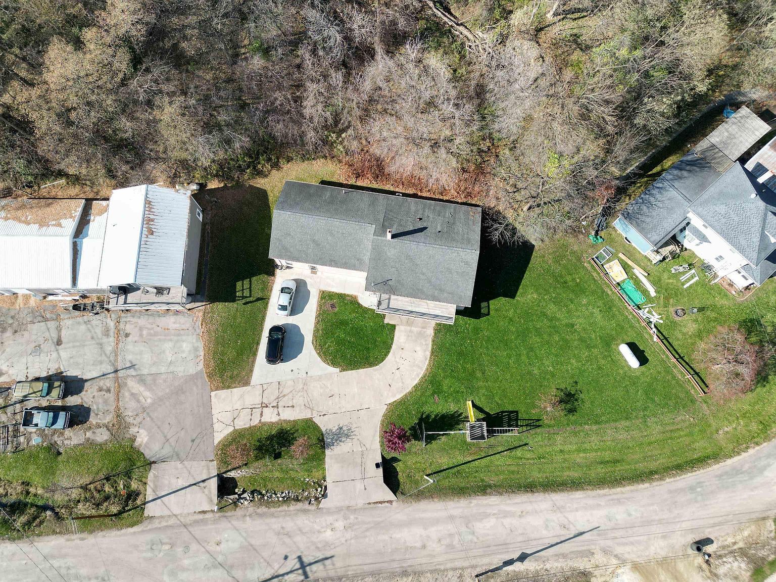 73 Shaw St Lansing, IA 52151 - Thumbnail 4