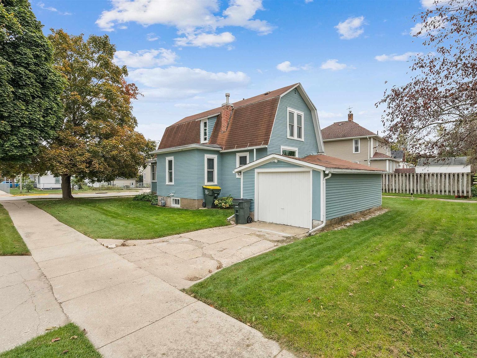 303 5th St SW Waukon, IA 52172 - Thumbnail 4