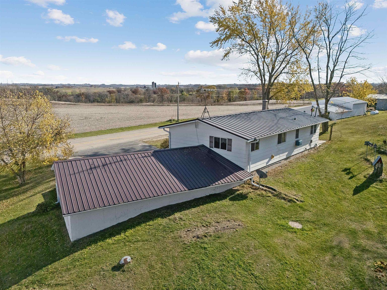 2162 Lycurgus Rd Lansing, IA 52151 - Thumbnail 4