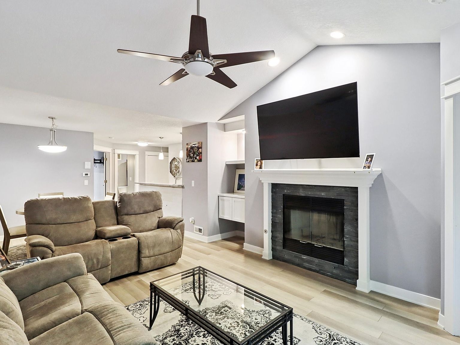 8106 Dellwood Dr Urbandale, IA 50322 - Thumbnail 4