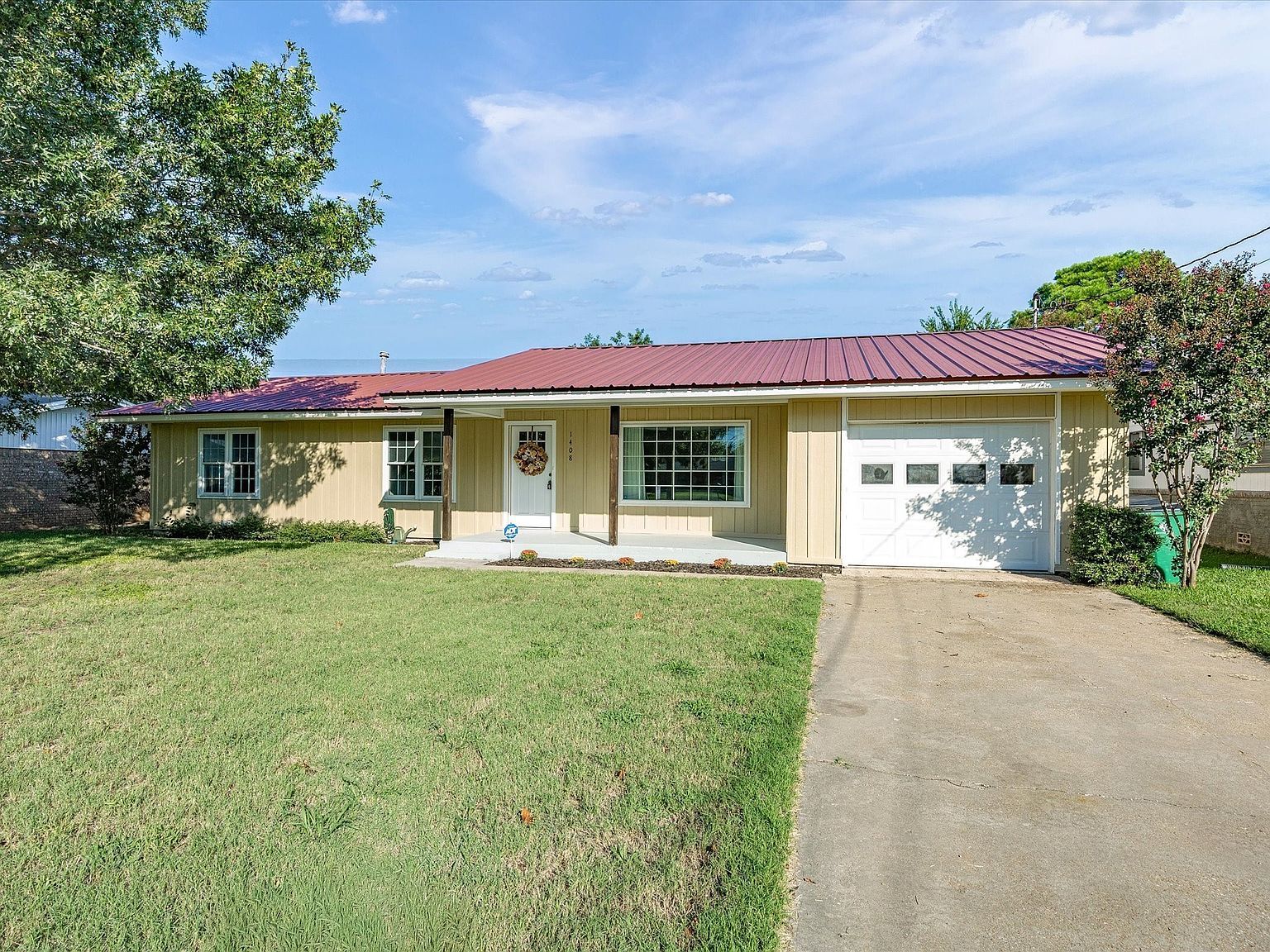 1408 Nugent St Bowie, TX 76230 - Thumbnail 4