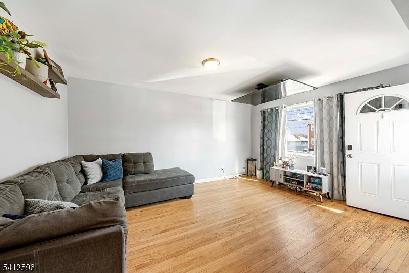 925 Essex Ave Linden, NJ 07036 - Thumbnail 4