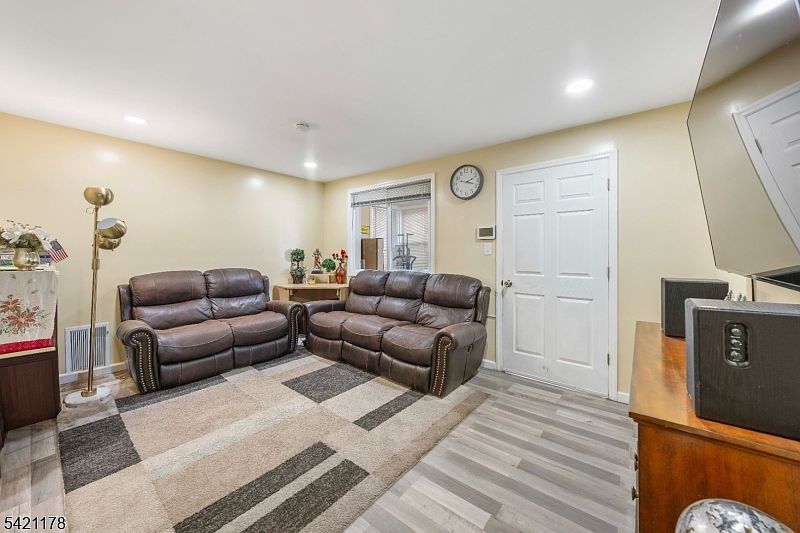 75 Winans Ave Newark, NJ 07108 - Thumbnail 4