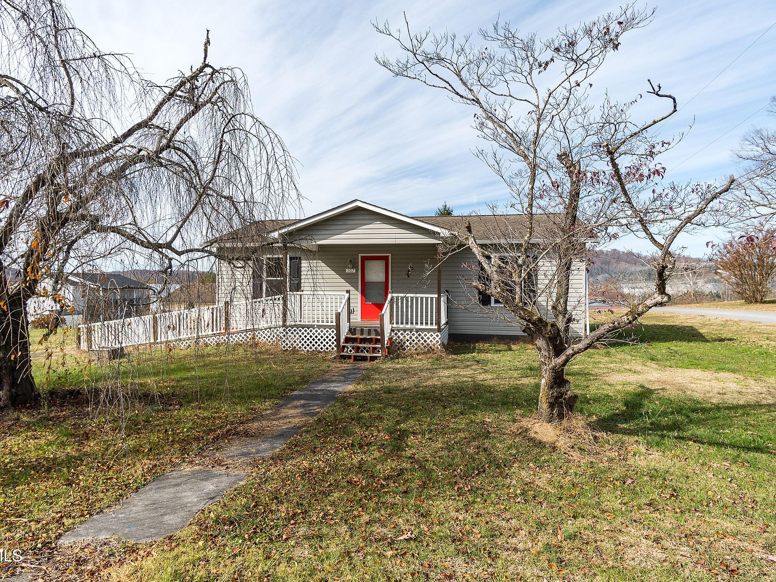 107 S 2nd St Watauga, TN 37694 - Thumbnail 4