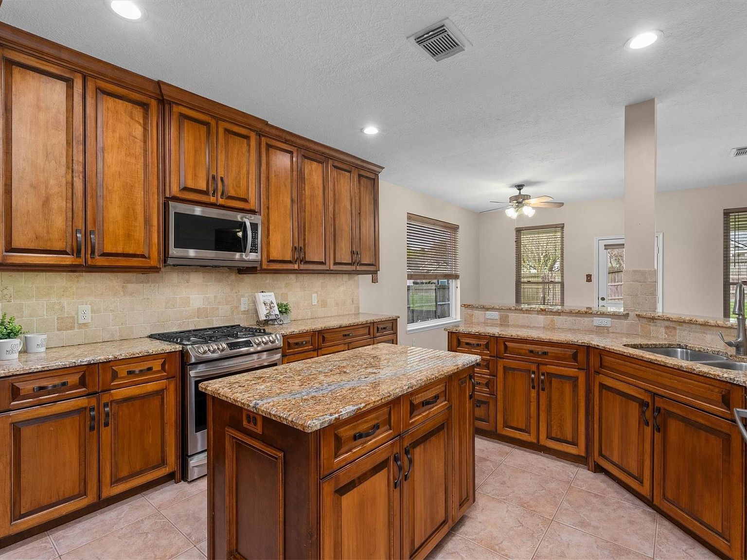 19703 Holly Walk Spring, TX 77388 - Thumbnail 4