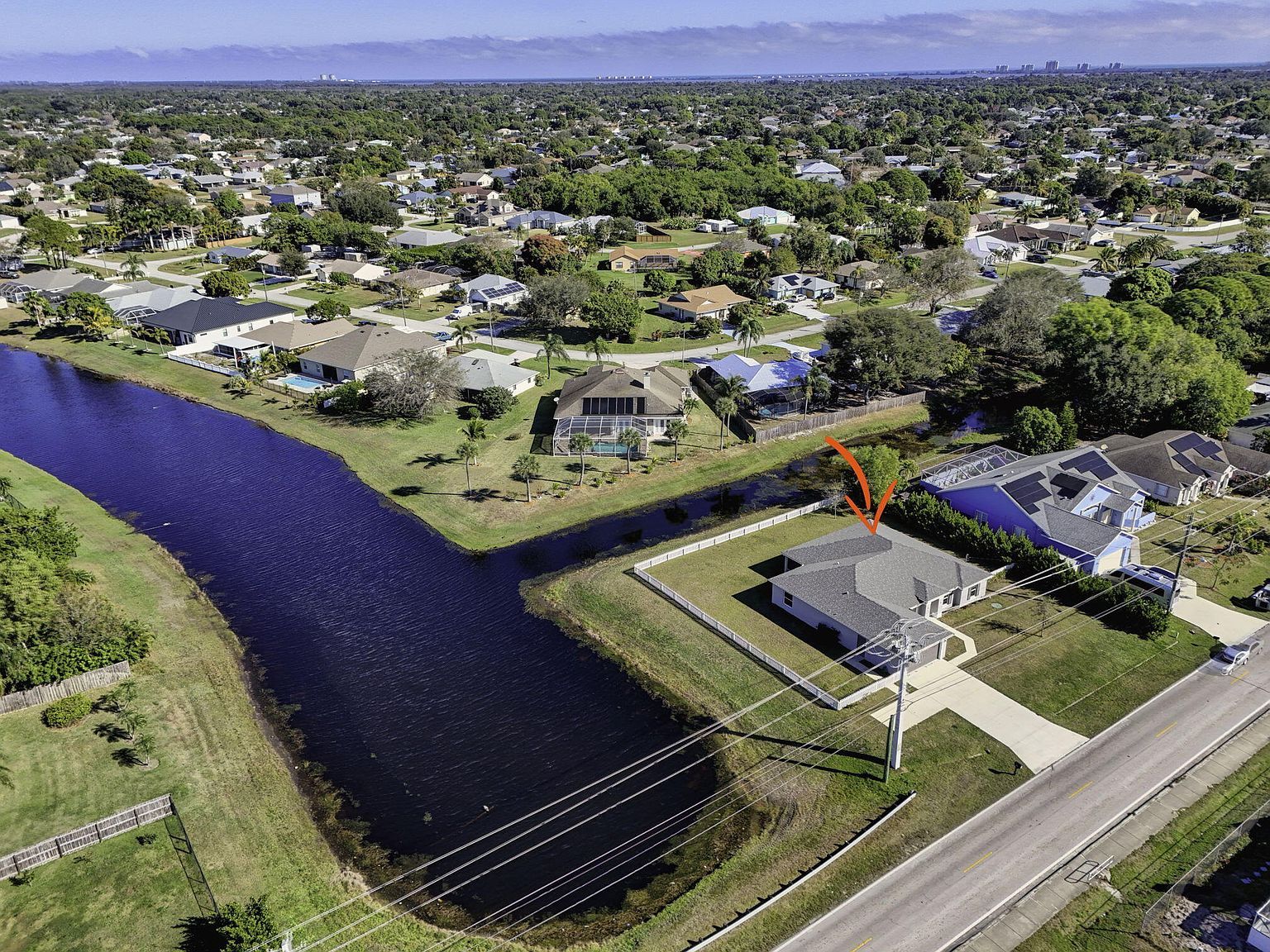 2501 SE Mariposa Ave Port Saint Lucie, FL 34952 - Thumbnail 4