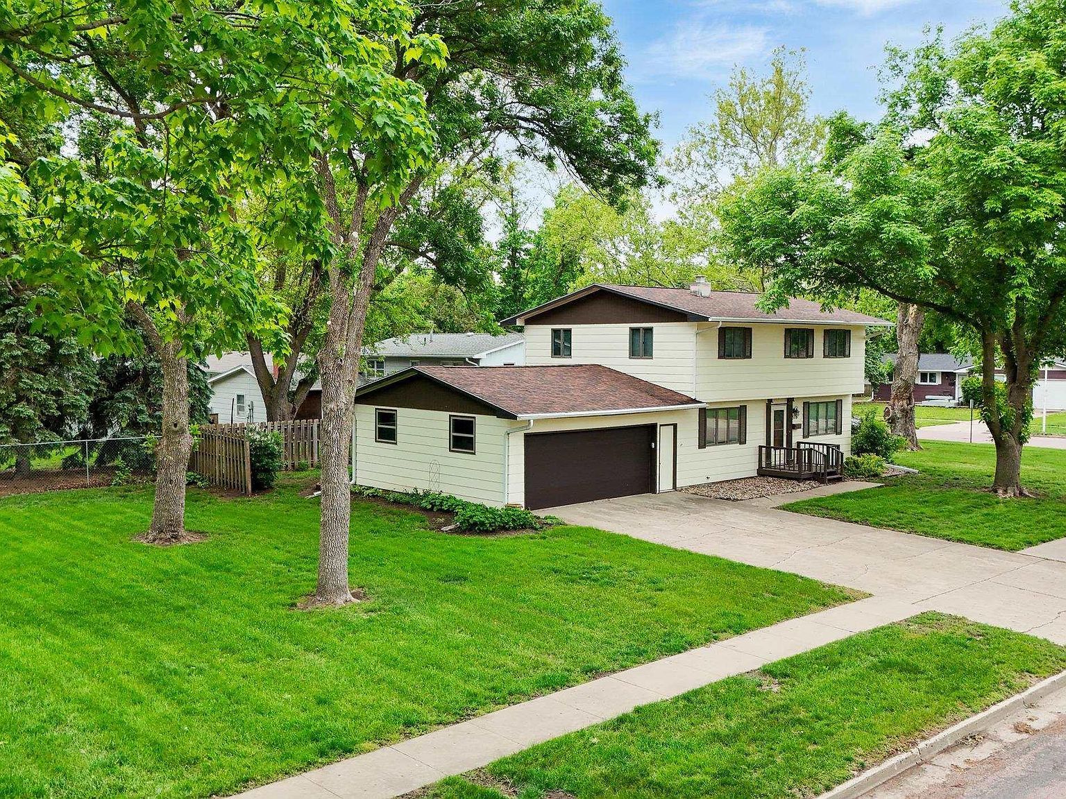 316 Sycamore Ave Vermillion, SD 57069 - Thumbnail 4