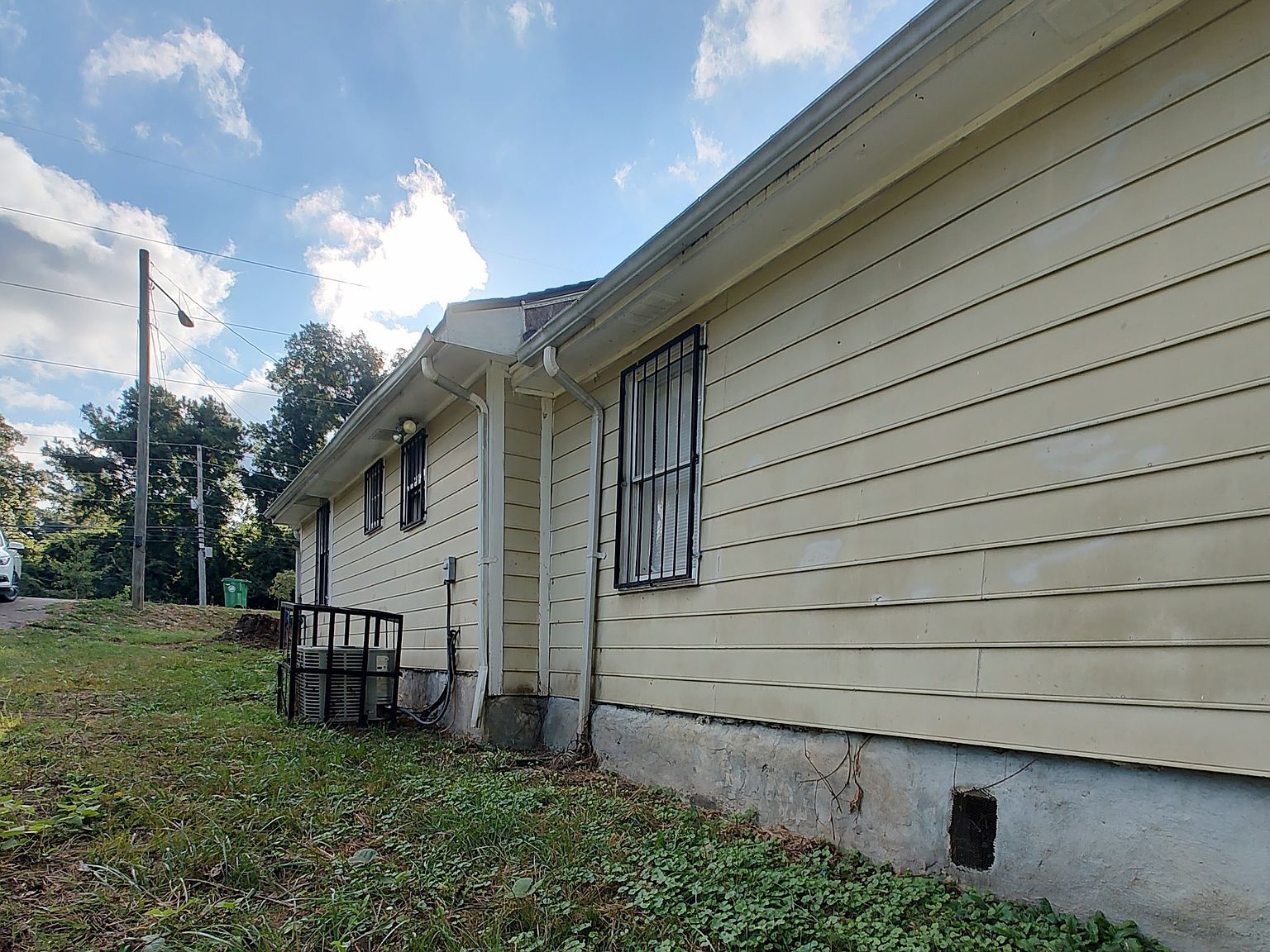 1337 S Hairston Rd Stone Mountain, GA 30088 - Thumbnail 4