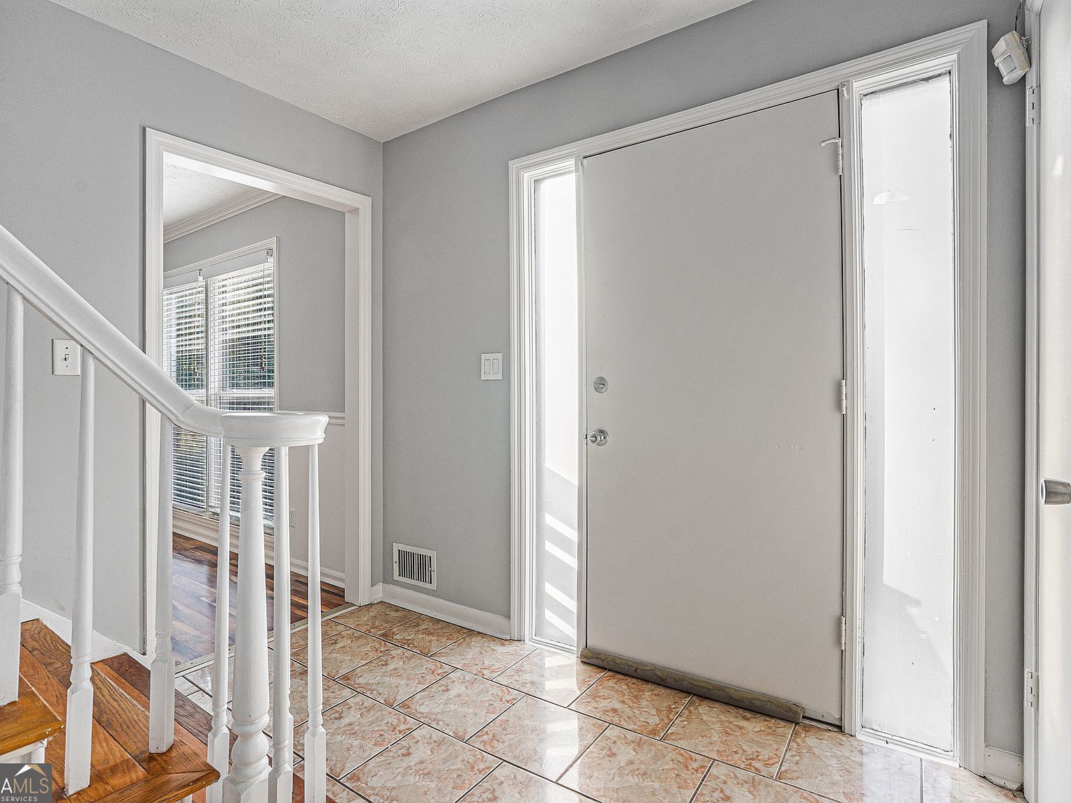 971 Willow Run Stone Mountain, GA 30088 - Thumbnail 4