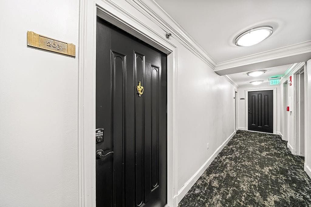 2870 Pharr Court South NW APT 203 Atlanta, GA 30305 - Thumbnail 4