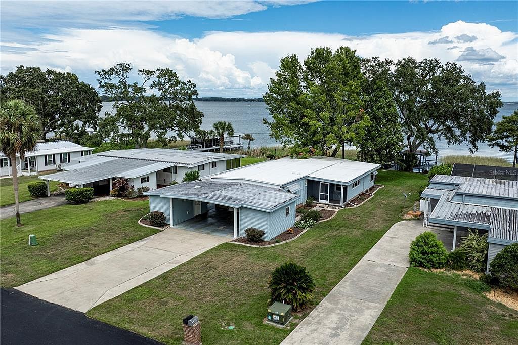 34232 Island Dr Leesburg, FL 34788 - Thumbnail 4