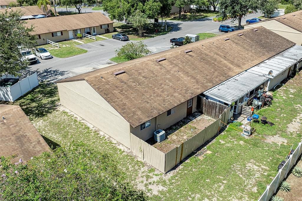 343 E Rosewood Ln UNIT 343 Tavares, FL 32778 - Thumbnail 4