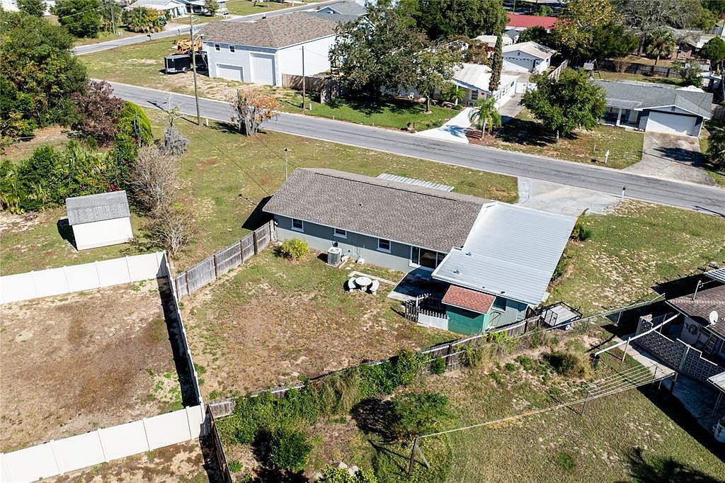 903 Virginia Ave Tavares, FL 32778 - Thumbnail 4