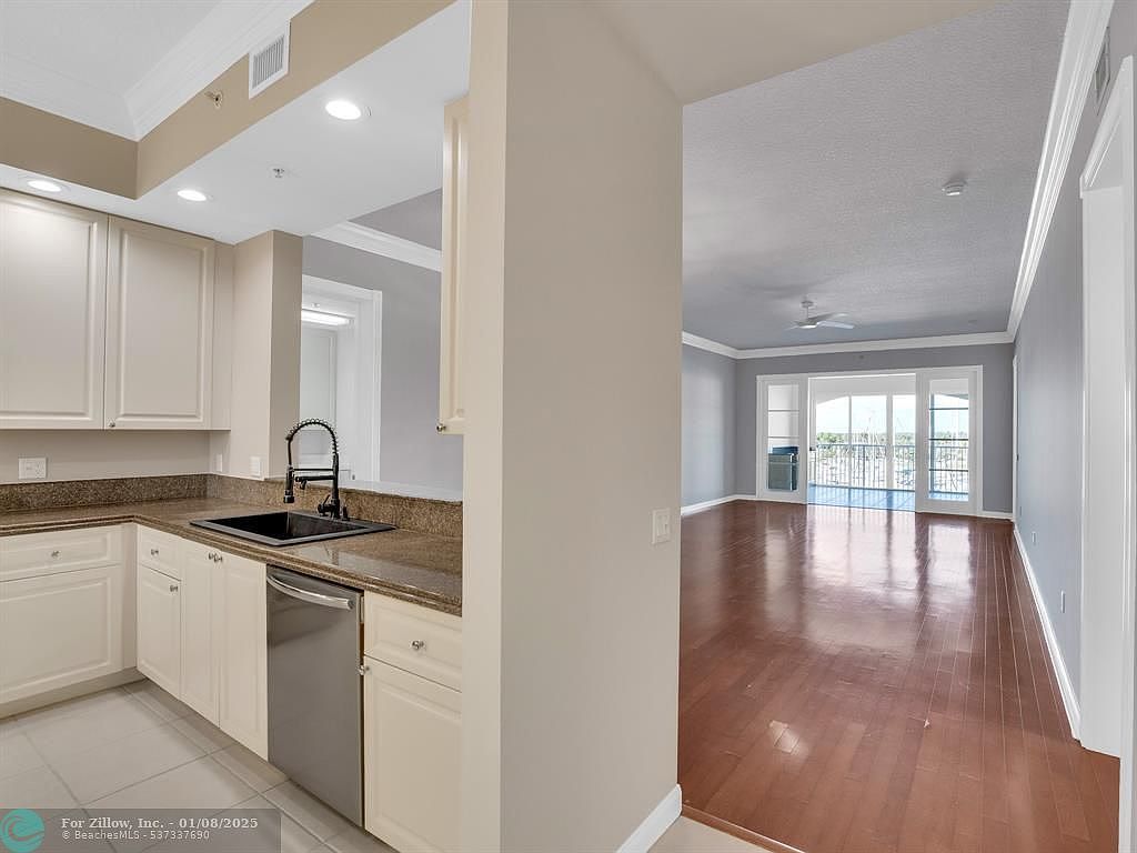 14 Harbour Isle Dr #PENTHOUSE 4 Fort Pierce, FL 34949 - Thumbnail 4
