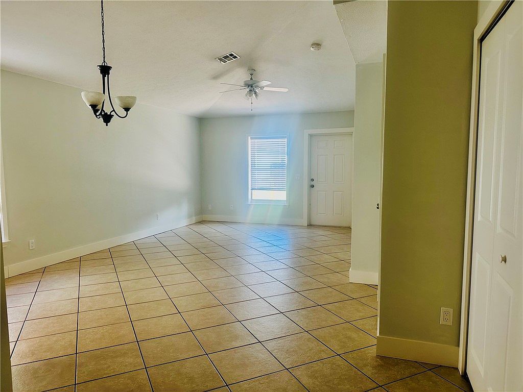 2170 87th Ct Vero Beach, FL 32966 - Thumbnail 4