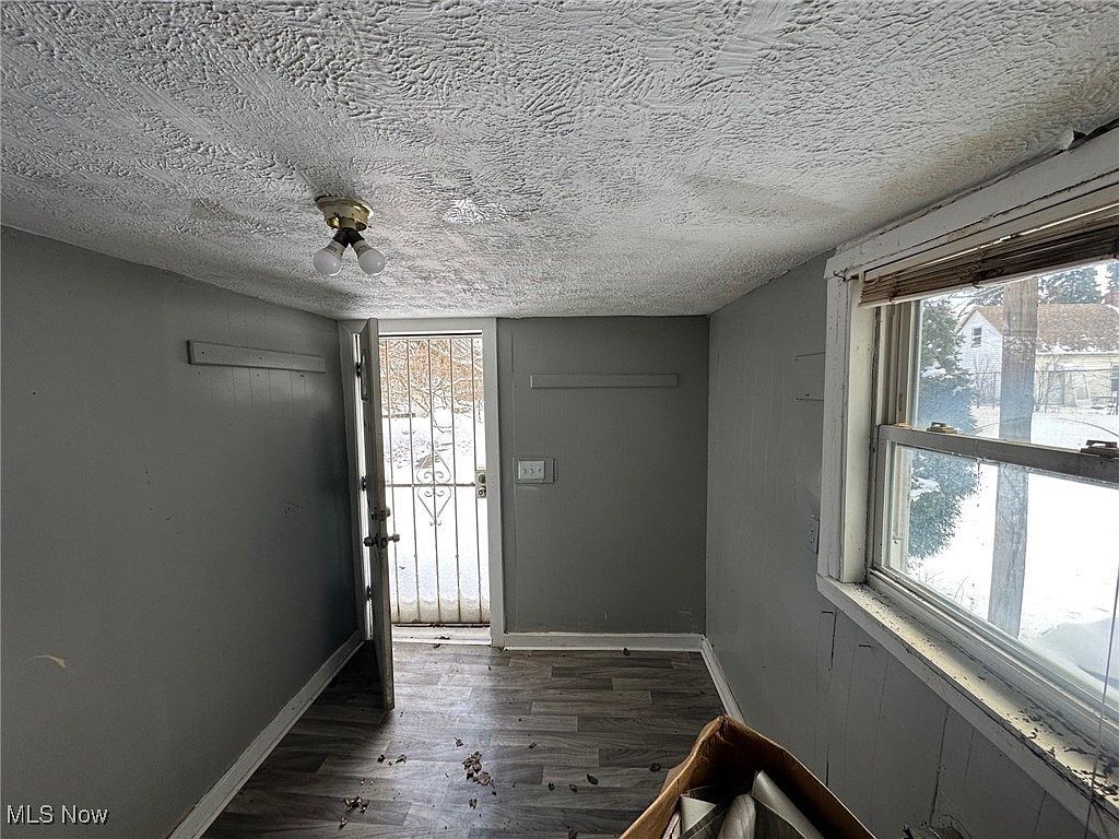 3473 E 89th St Cleveland, OH 44104 - Thumbnail 4