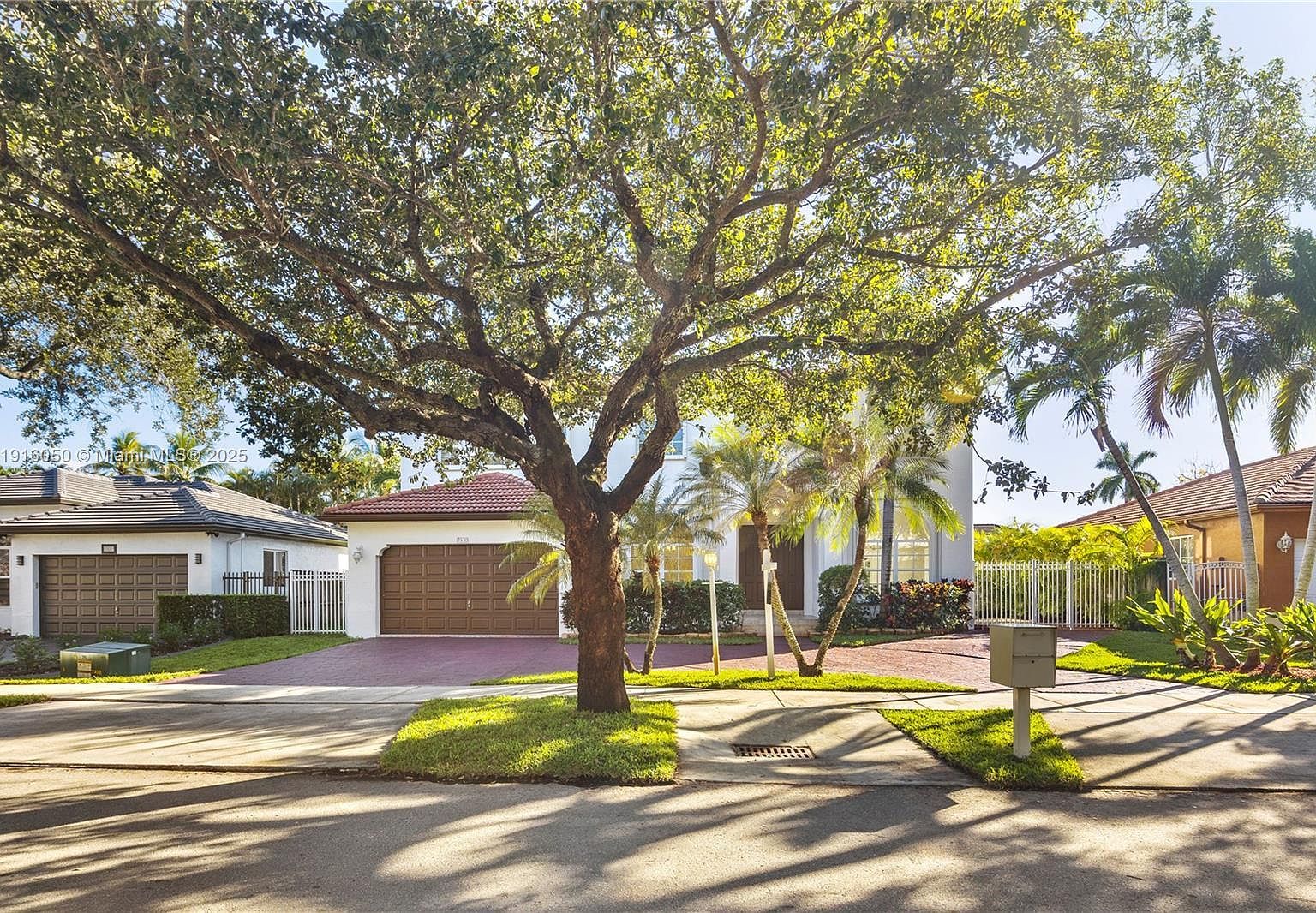 7830 NW 161st Ter Miami Lakes, FL 33016 - Thumbnail 4