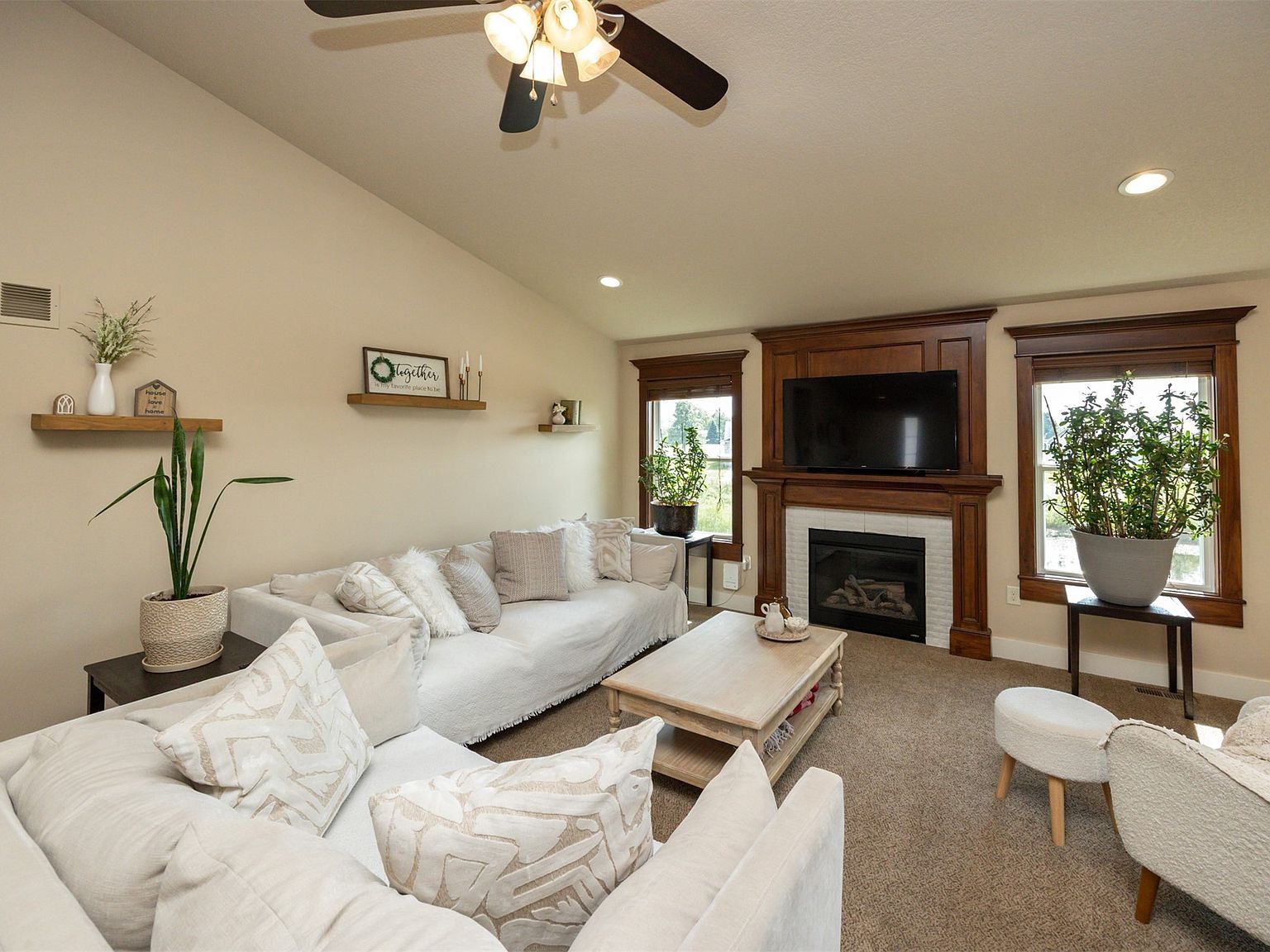 213 SW Carriage Dr Ankeny, IA 50023 - Thumbnail 4