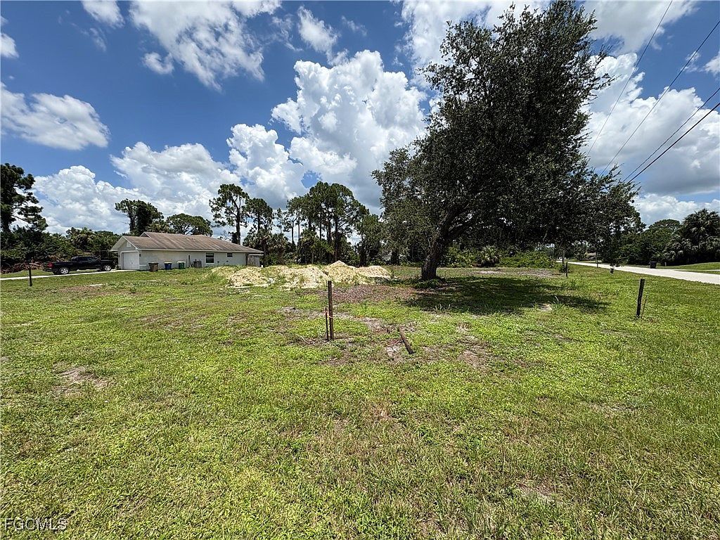 3738 Kemper St Fort Myers, FL 33905 - Thumbnail 4