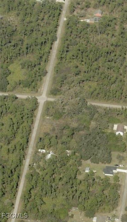 4102 E 21st St Alva, FL 33920 - Thumbnail 4