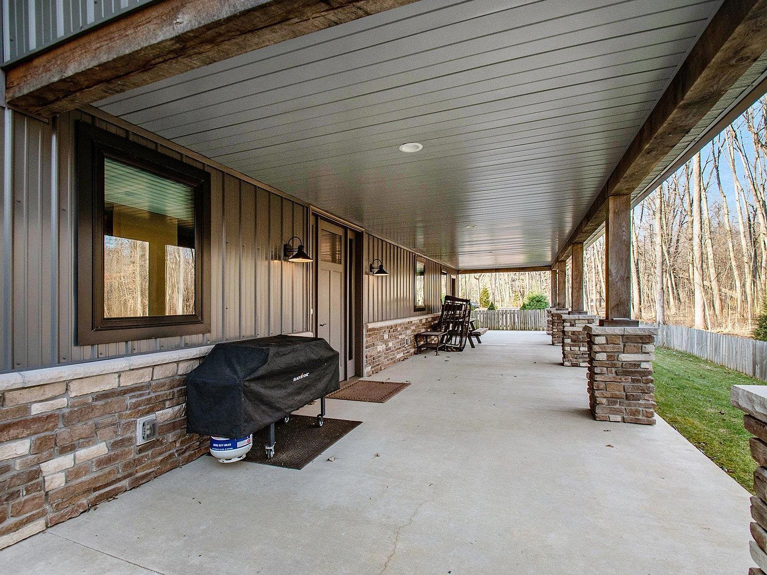 21095 Kern Rd South Bend, IN 46614 - Thumbnail 4