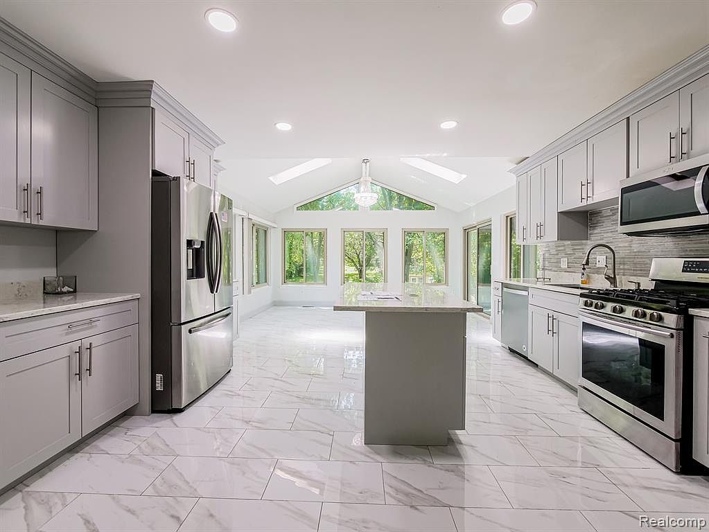 1347 Ruby Ave Rochester Hills, MI 48309 - Thumbnail 4