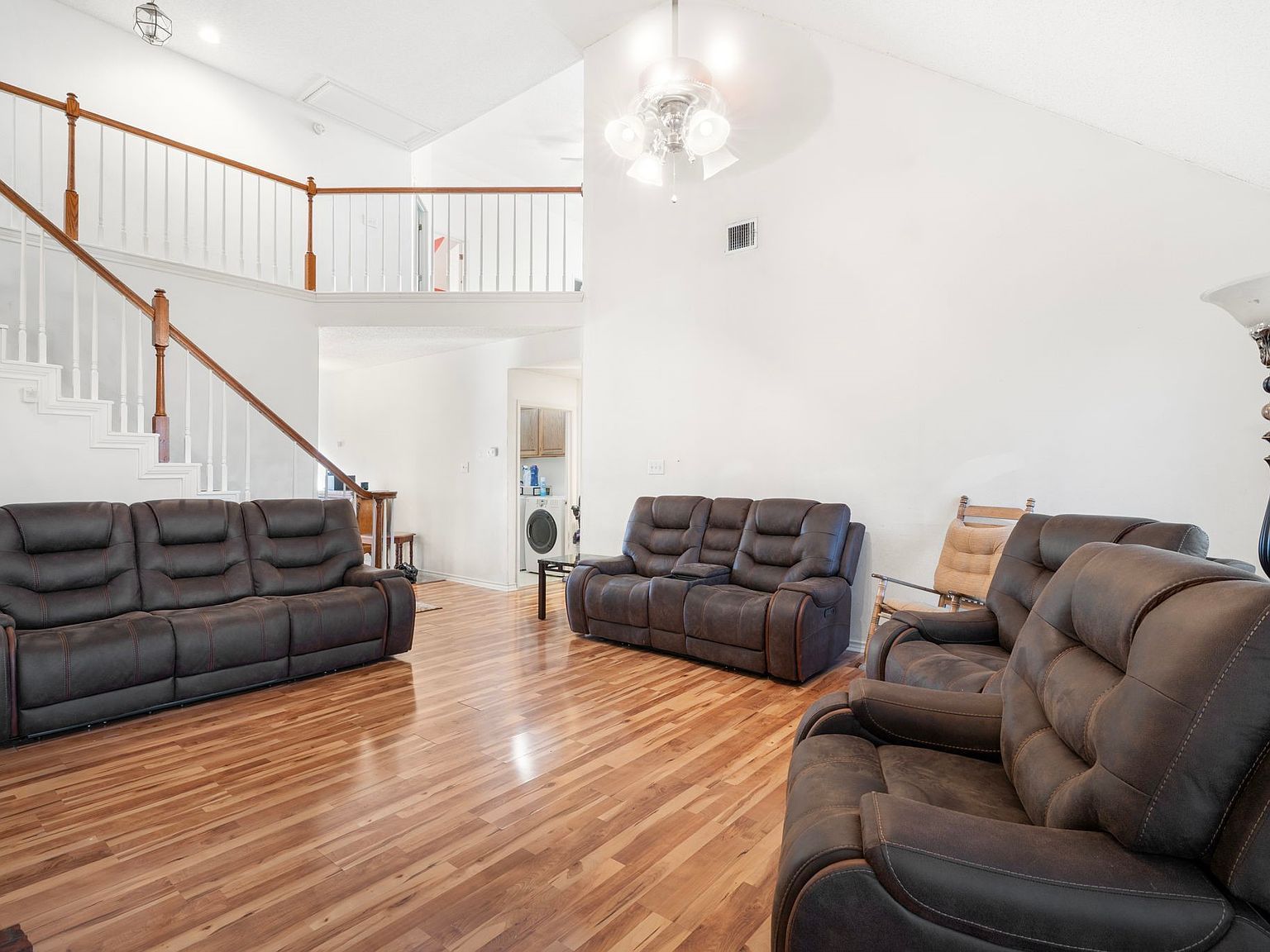 8343 High Brush Dr Dallas, TX 75249 - Thumbnail 4