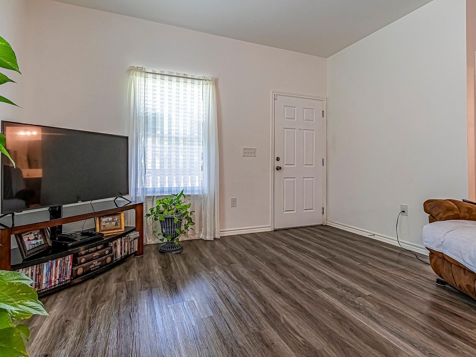 208 County Road 308 Cleveland, TX 77327 - Thumbnail 4