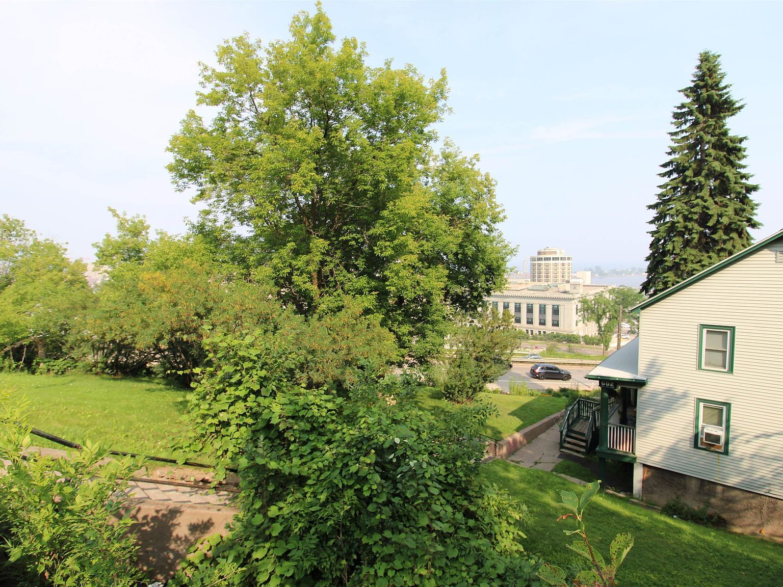 W 3rd St Duluth, MN 55806 - Thumbnail 4