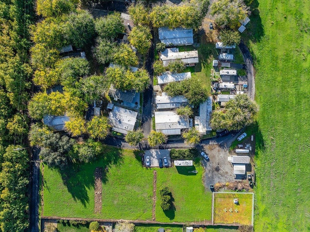 11705 Parey Ave UNIT 13 Red Bluff, CA 96080 - Thumbnail 4