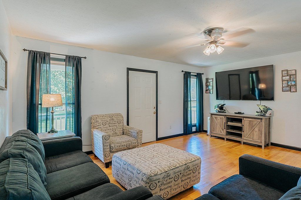 515 Beeny Rd Manitou, KY 42436 - Thumbnail 4